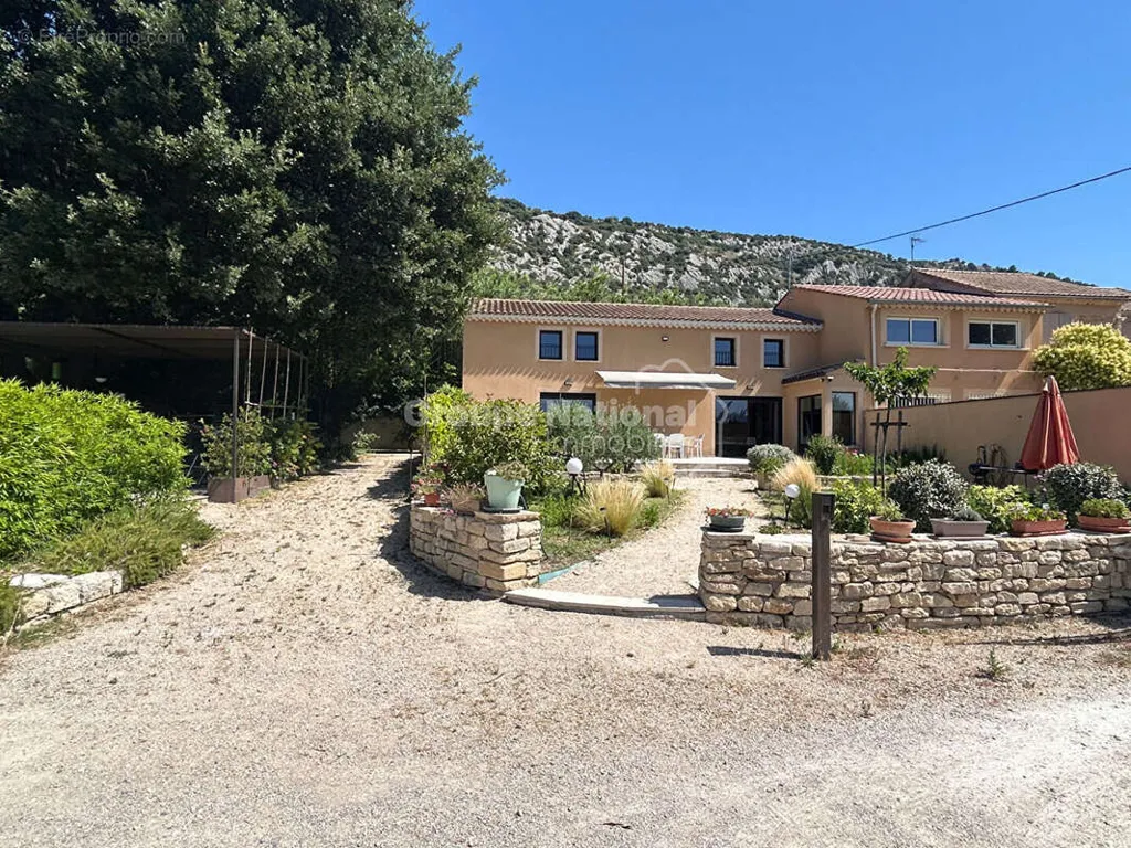 Extérieur - Bastide Provençale avec Piscine à Beaumes-de-Venise