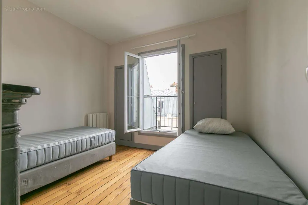 3-toaline korter asukohas Paris-17e