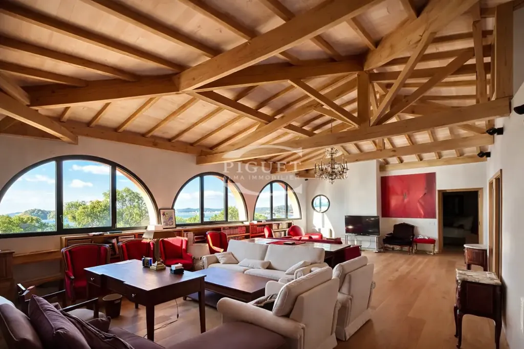 Elutuba - Contemporary Villa with Sea Views near Saint-Tropez