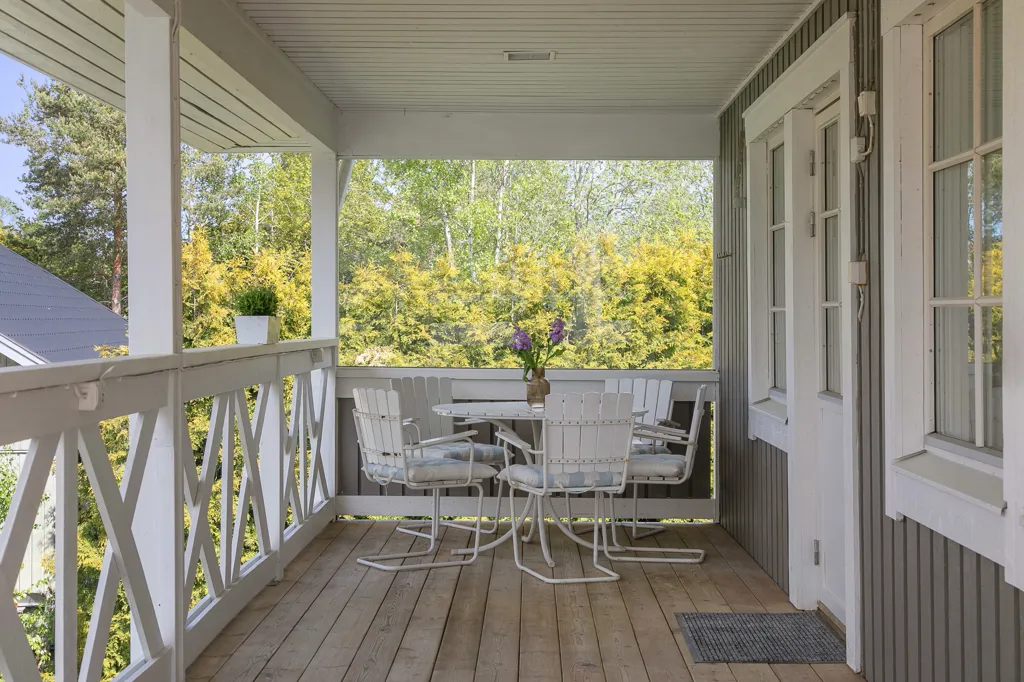 Terrasse - Modern Villa with Pool in Northern Lännersta