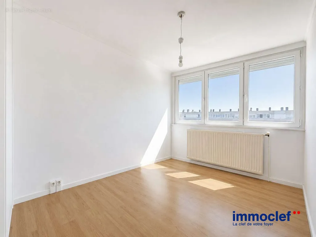 Toad - Bright Apartment with Parking in La Madeleine
