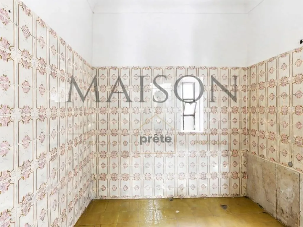 Pièces - Historic House with Commercial Space in Penafiel