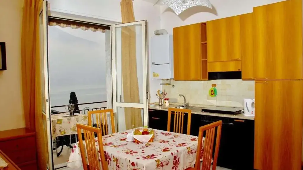 Söögituba - Villa with Lake View in Laglio