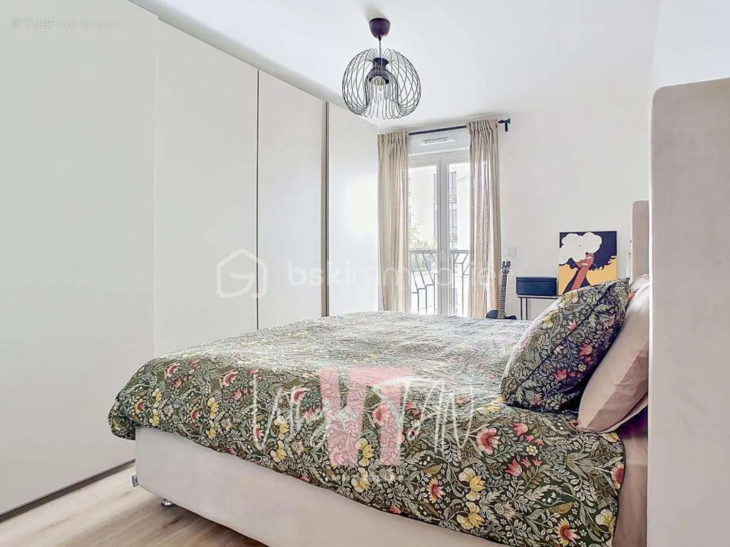 Camere da letto - 4-Bedroom Flat with Balcony in Chessy Centre