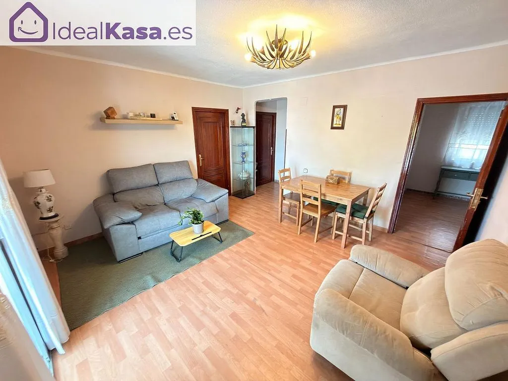 Elutuba - 3-Bedroom Flat with Terrace in Los Pájaros