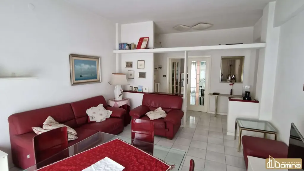 Séjour - Apartment with Triple Exposure in Bocconi, Ancona