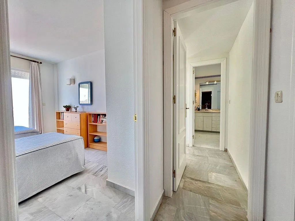 Chambres - Semi-detached House with Pool on National Road