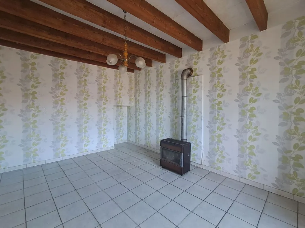 Pièces - Maison Ancienne avec Jardin à Nogent-le-Bas