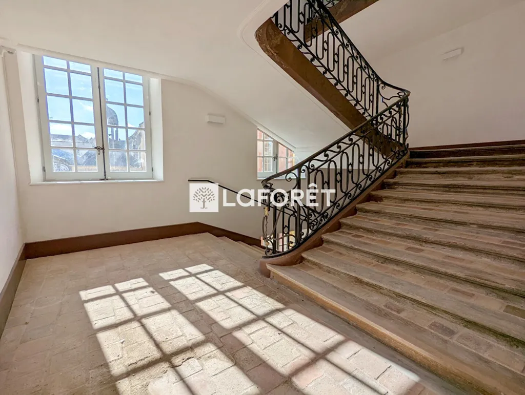Pièces - Appartement Lumineux avec Parking à Étampes