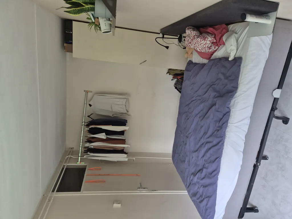 Magamistoad - Shared Room with Balcony in Delft