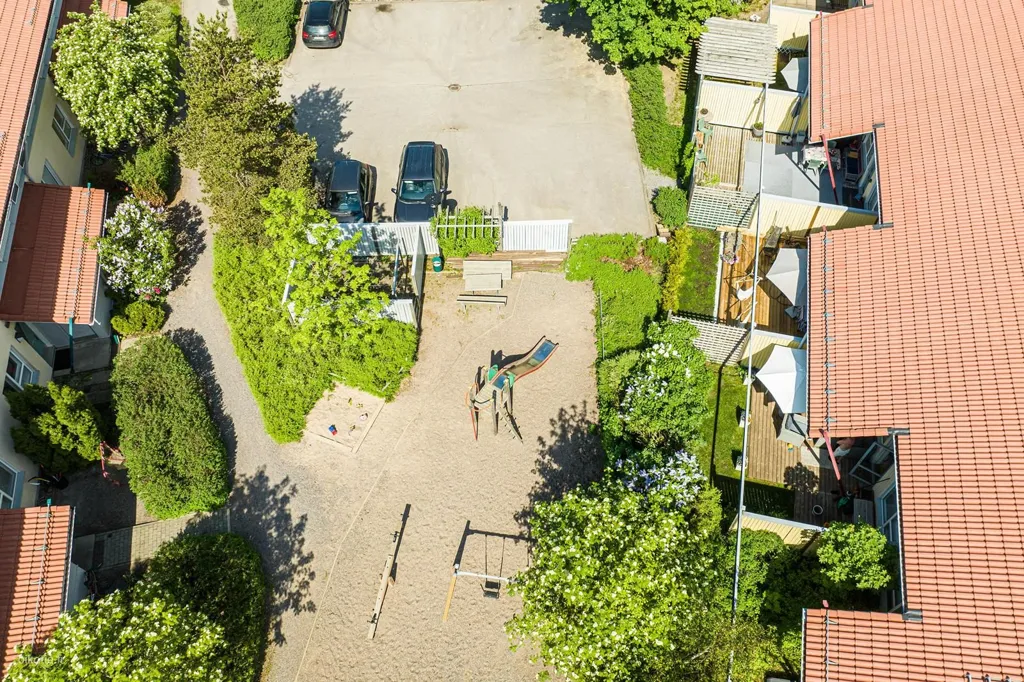 Aerial - Five-Bedroom Apartment with Sauna in Vuosaari