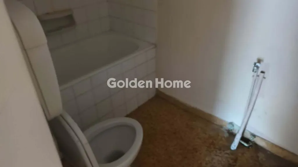 Bathrooms - Bright Apartment with Balcony in Athens Centre