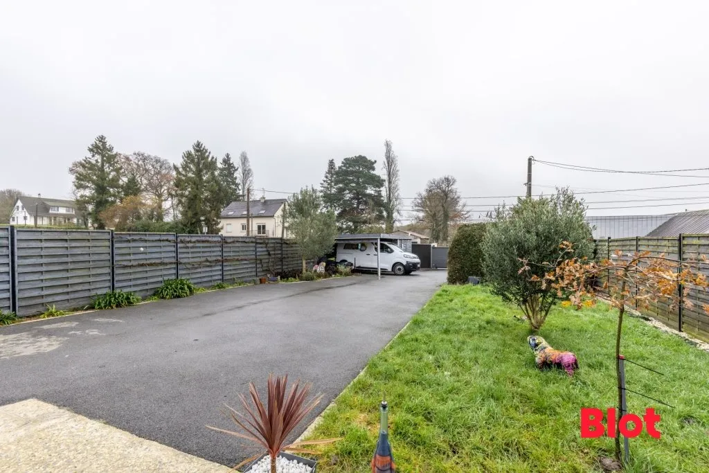 Esterno - House with Pool in Betton Countryside