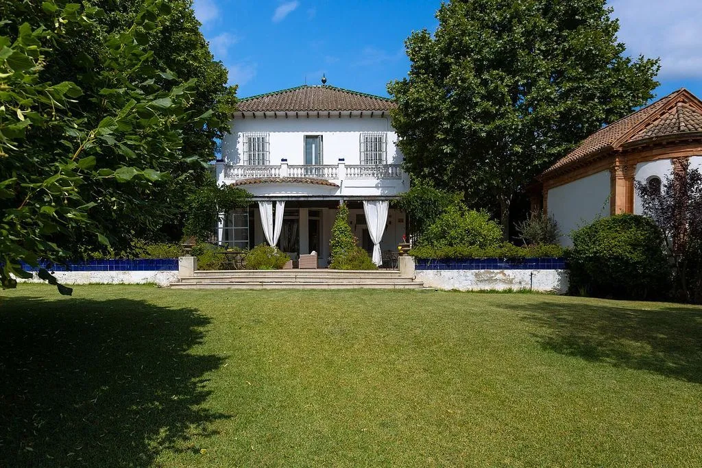 Jardin - Luxury Detached House with Chapel in Argentona