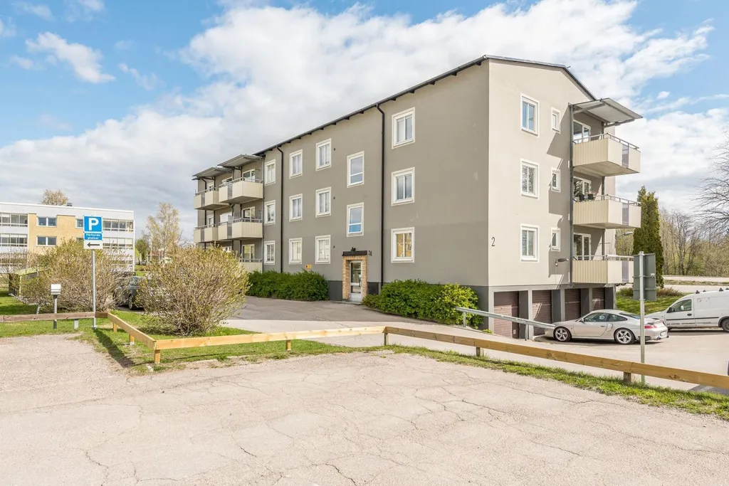 Välivaade - Modernised Two-Bedroom Flat with Balcony in Johannedal
