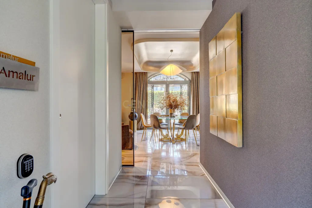 hallway_entrance