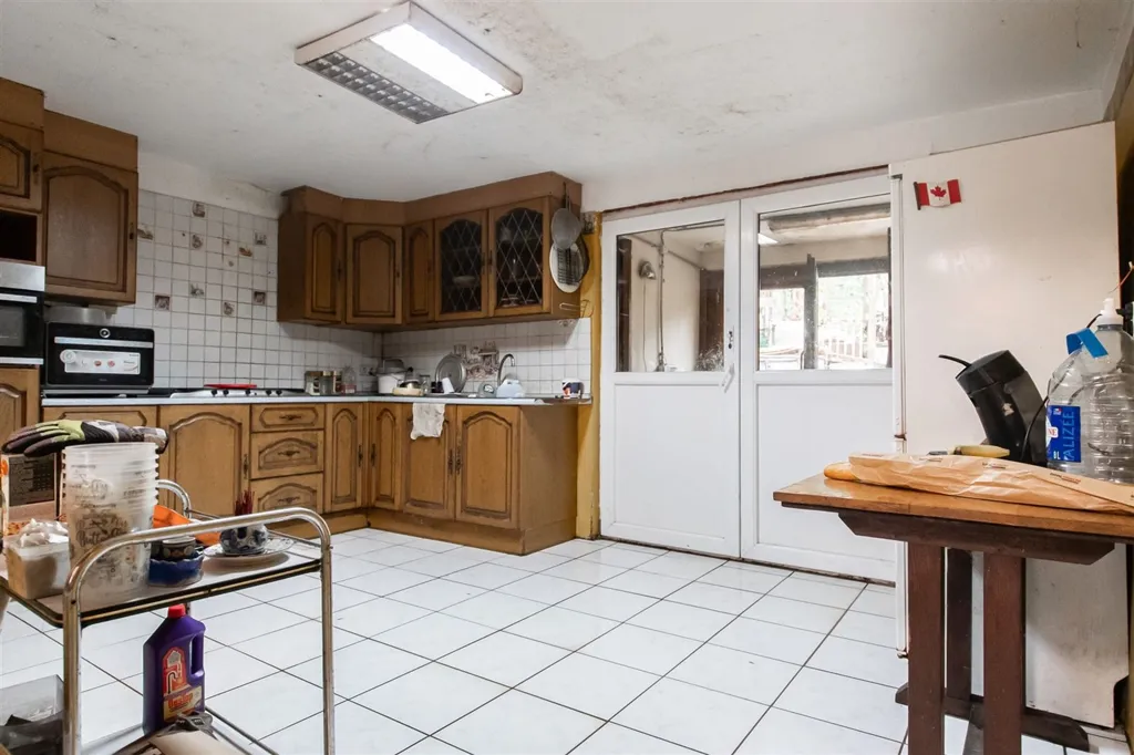 Köök - Spacious House with Garden in Ans