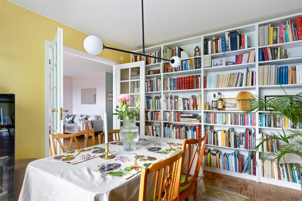 Söögituba - Stylish Apartment with South-Facing Balcony in Gärdet