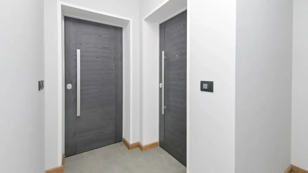 hallway_entrance