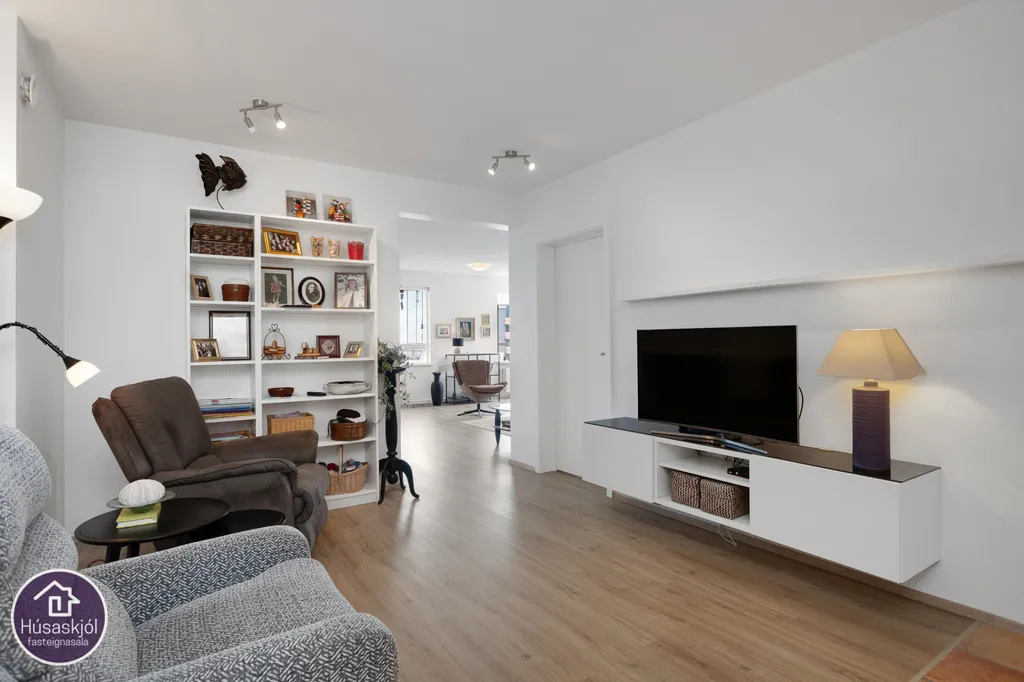 Séjour - Apartment with Panoramic Views in Kopavogur