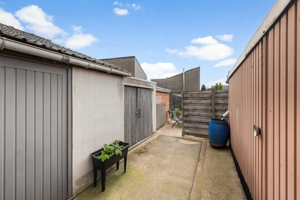 Garden - Detached House with Double Glazing in Sinaai