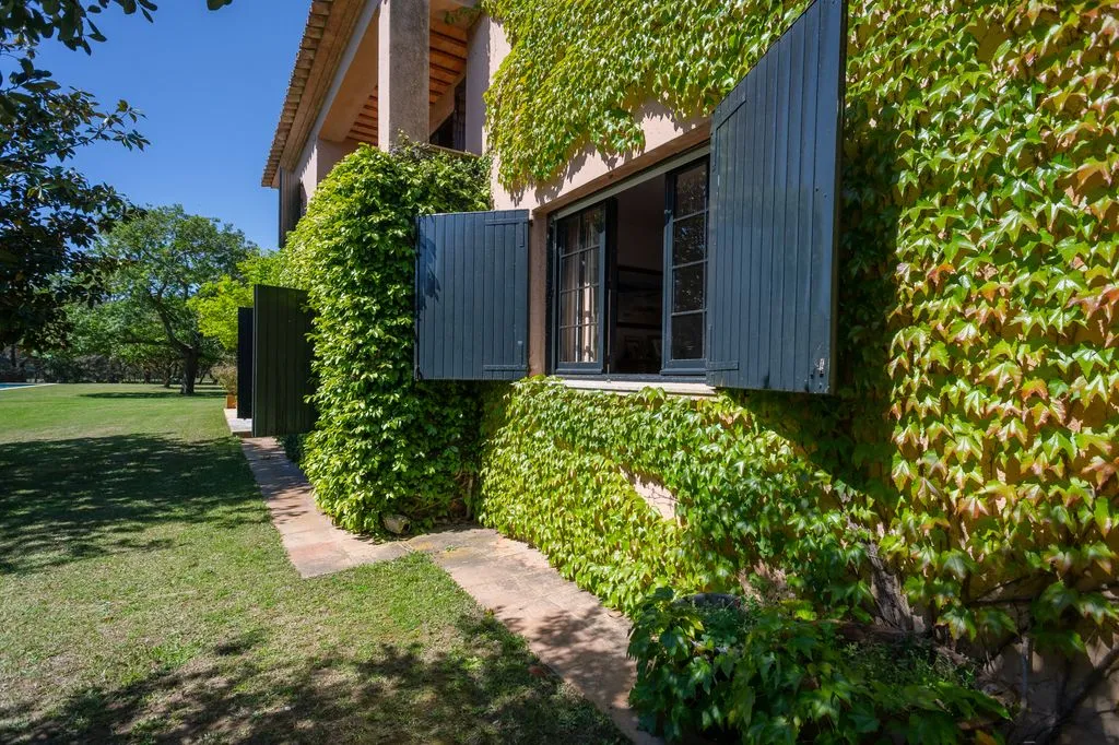 Esterno - Luxury House with Historic Tower in Mont-ras