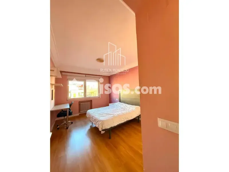 Magamistoad - Student Flat with Balcony in Avenida de Mirat