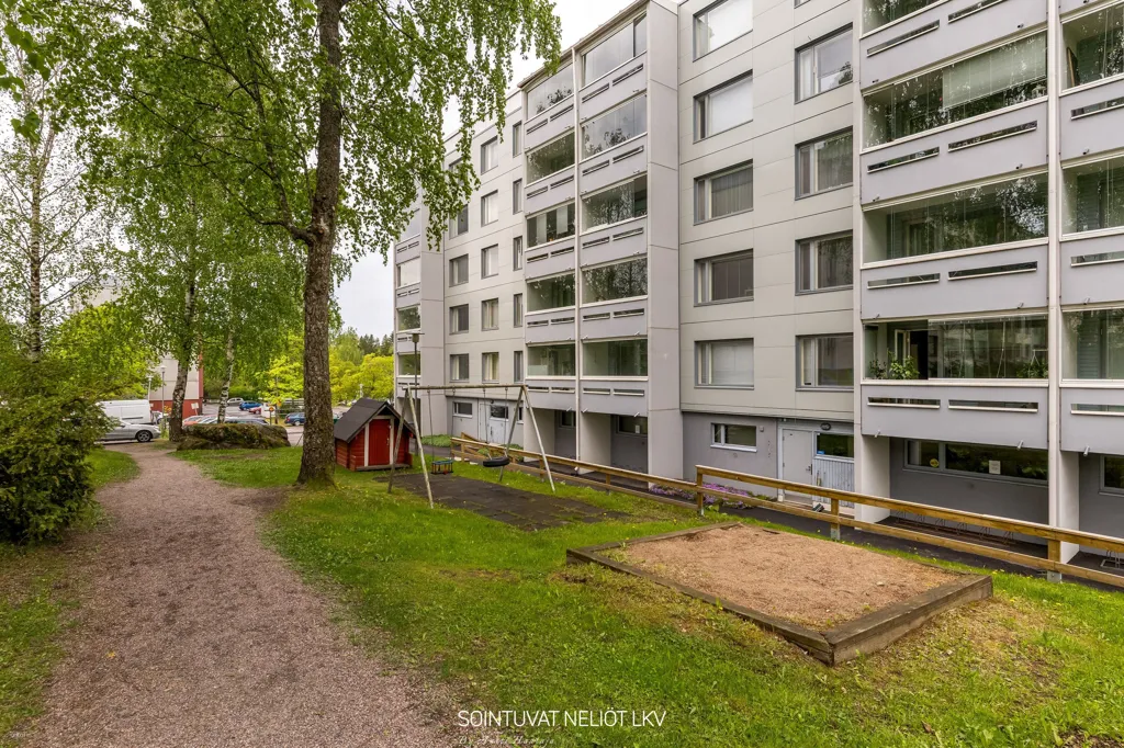 Aed - Apartment with Balcony in Martinlaakso, Vantaa