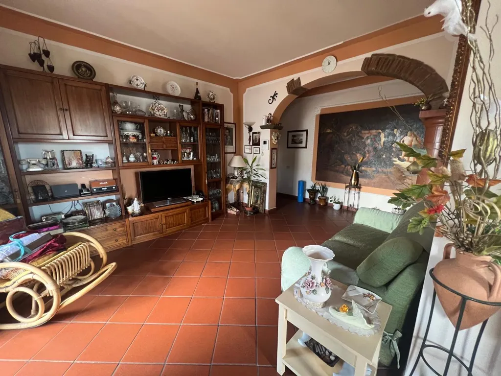 Elutuba - Quadrilocale with Terrace in Empoli