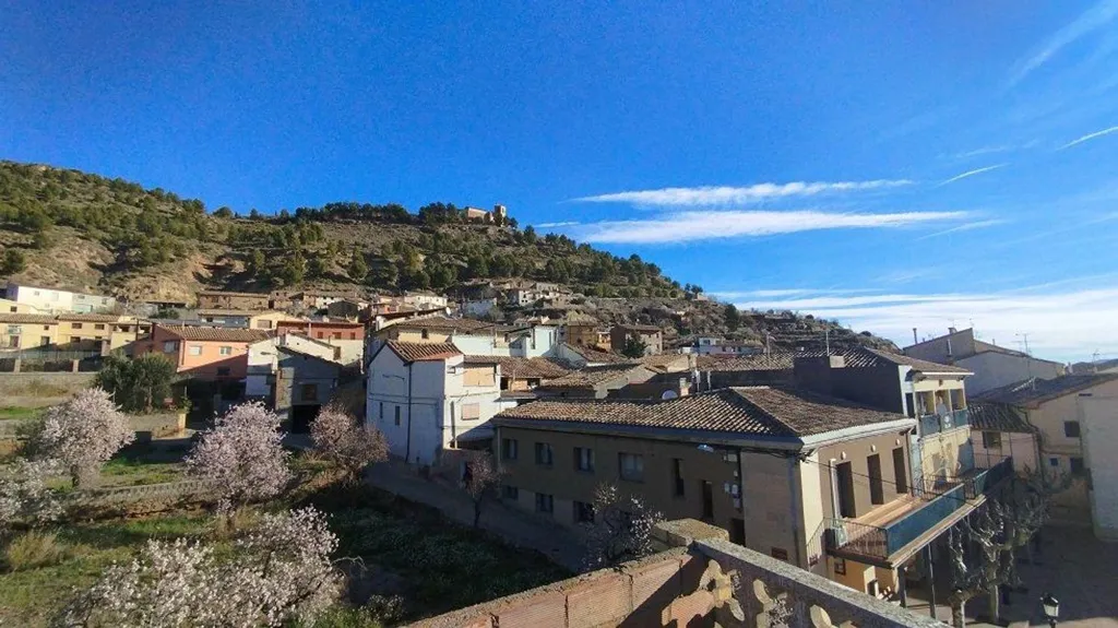 Detached House with Terrace in Salas Altas