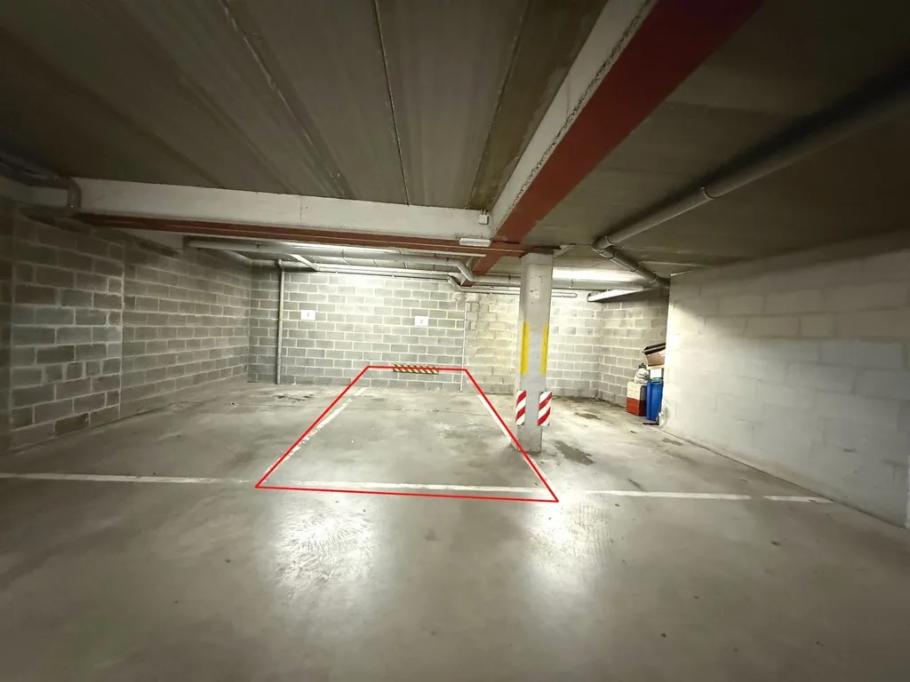 Garage - Appartement avec Terrasse à Tournai