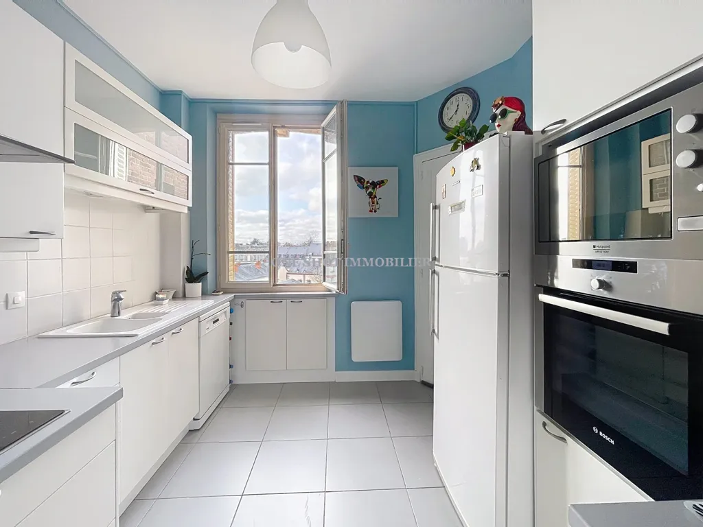 Kitchen - Top-Floor Flat with City View in Orléans