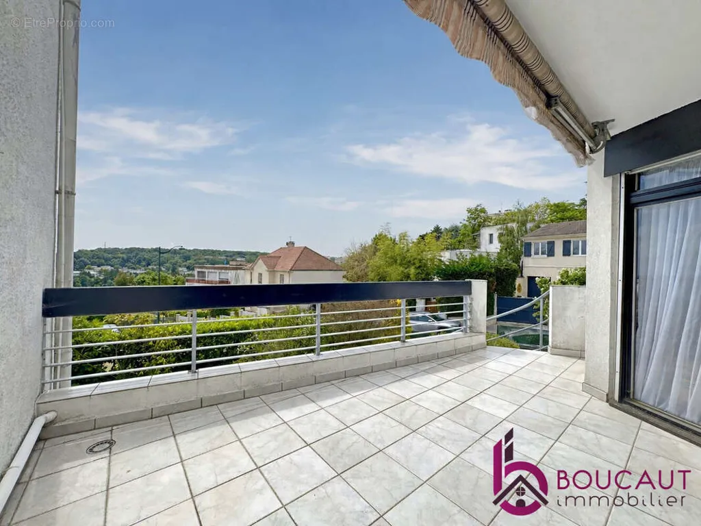 Balcony - Modular House with South View in Le Plessis-Robinson
