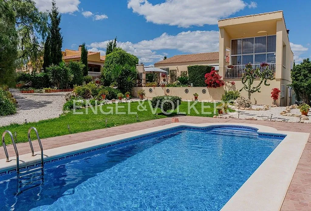 Piscine - Mediterranean Villa with Pool in Mutxamel