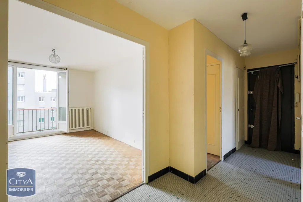 Toad - Bright 3-Bedroom Apartment with Balcony in Grenoble