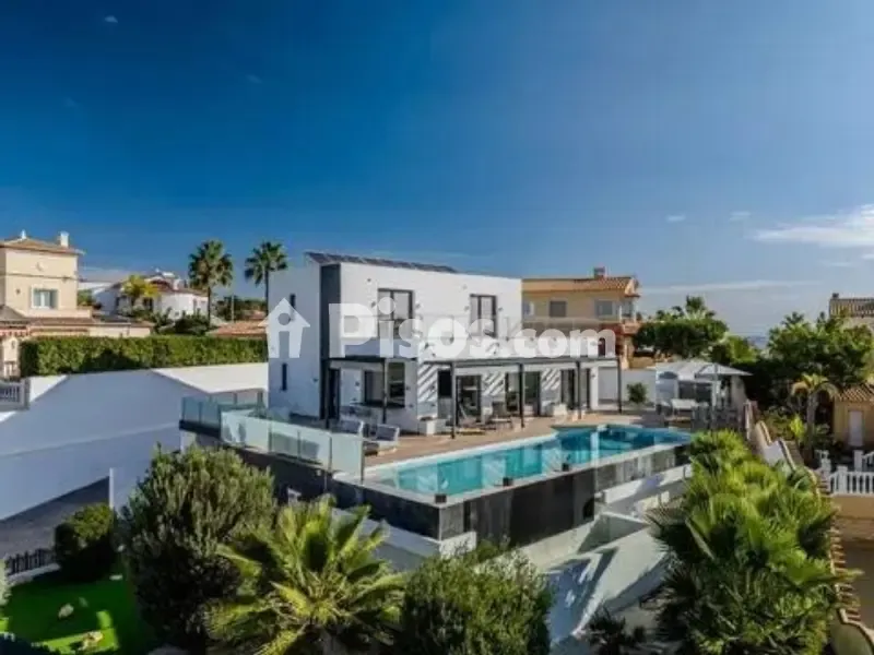 Piscine - Modern Villa with Panoramic Views in Calpe