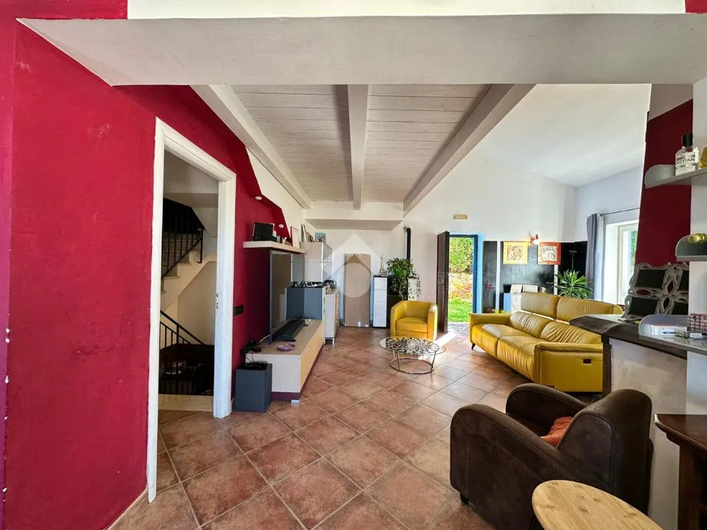 Elutuba - Bifamiliar Villa with Sea View in Crotone