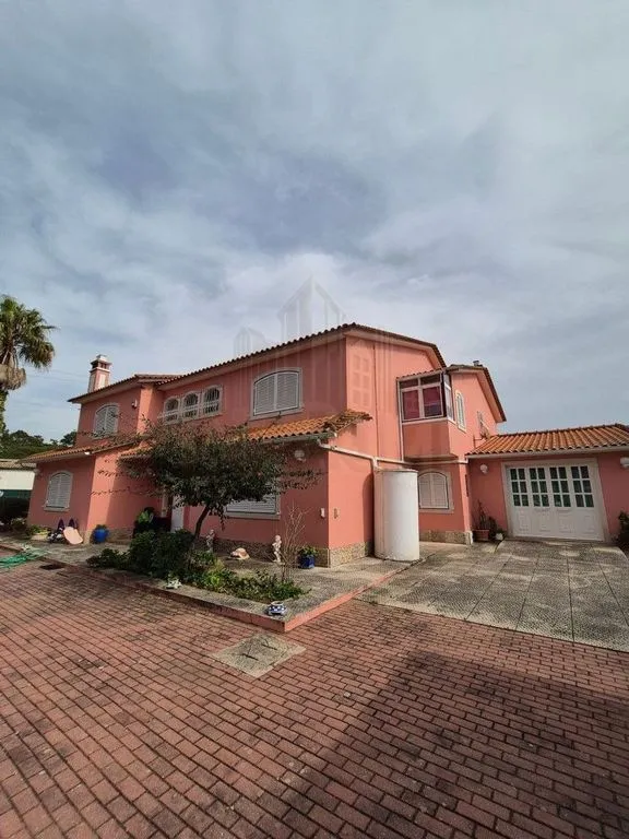 Exterior - Luxury House with Pool in Sintra