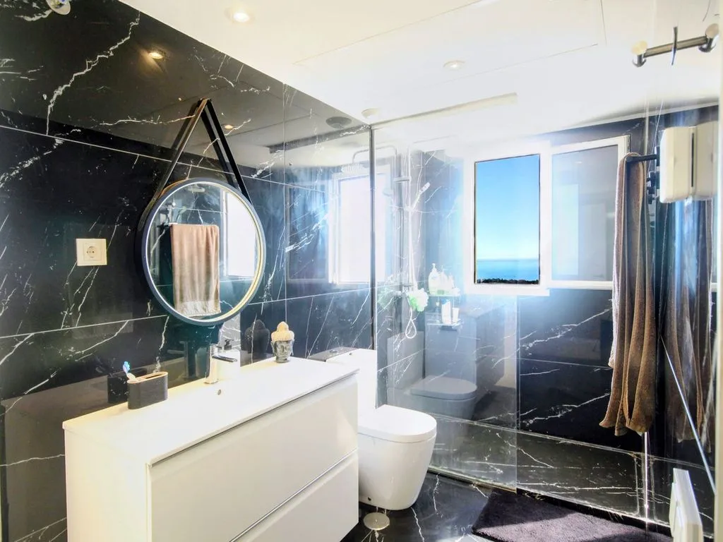 Vannitoad - Luxury Penthouse with Pool in Marbella