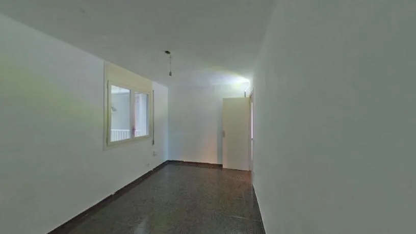Entrée - Family-Size Flat with Central Location in Tarragona