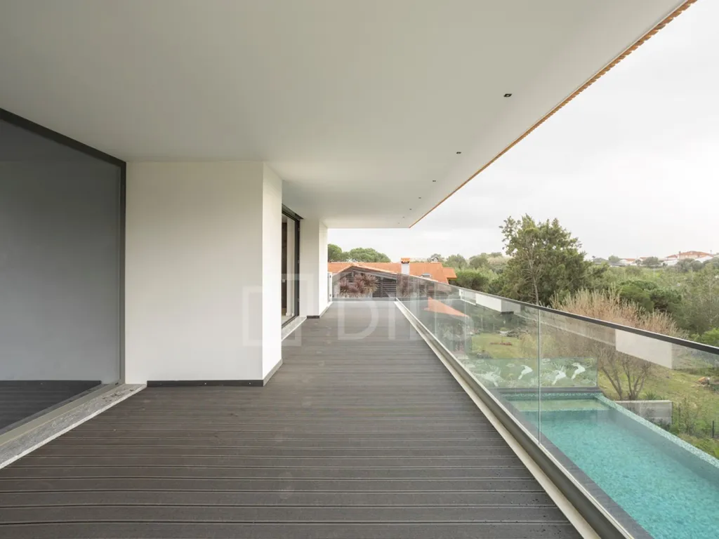 Rõdu - T5+3 House with Pool in Cascais