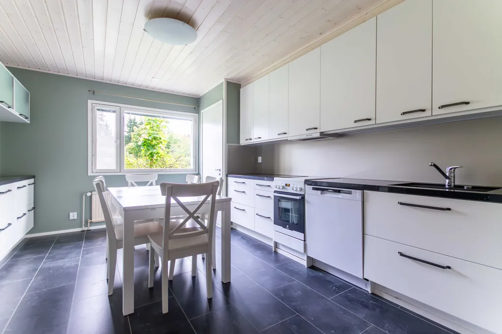 Köök - Detached House with Sauna in Juupajoki