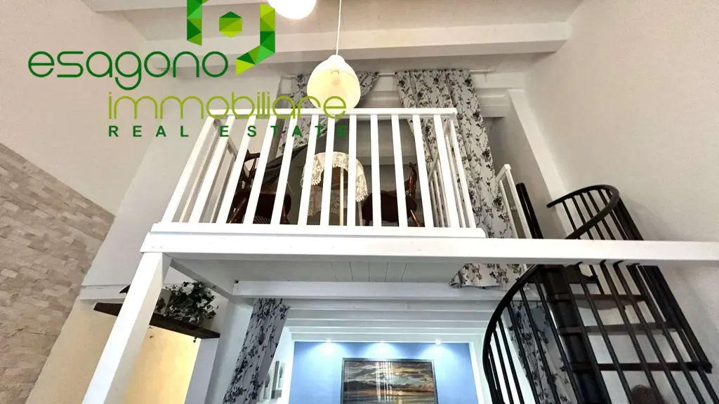 Toad - Rustic Trilocale with Balcony in Siracusa