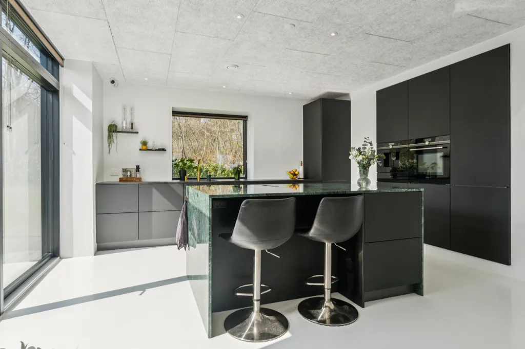 Cuisine - Modernised Villa with Terraces in Central Odder