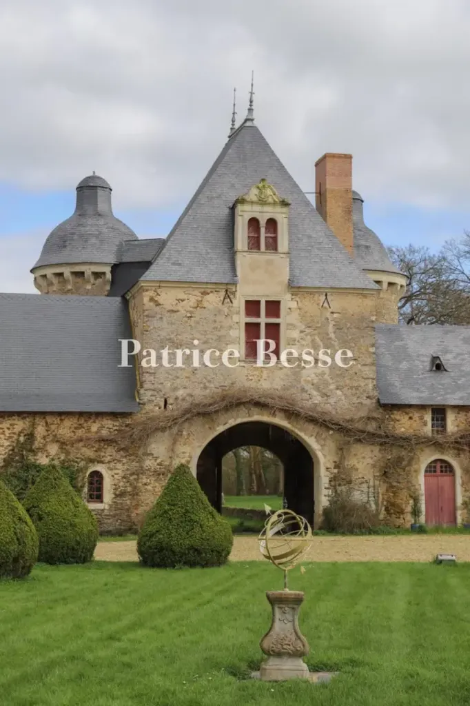 Välivaade - Historic Château with Chapel in Anjou
