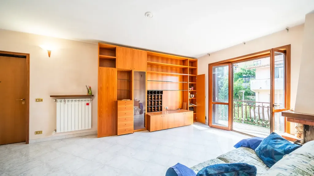 Séjour - Characterful Two-Level Apartment in Fonte Nuova