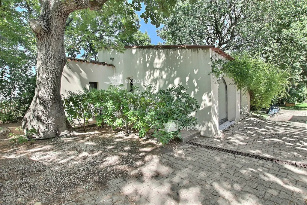 Garden - 8-Piece Property with Pool in Aix-en-Provence