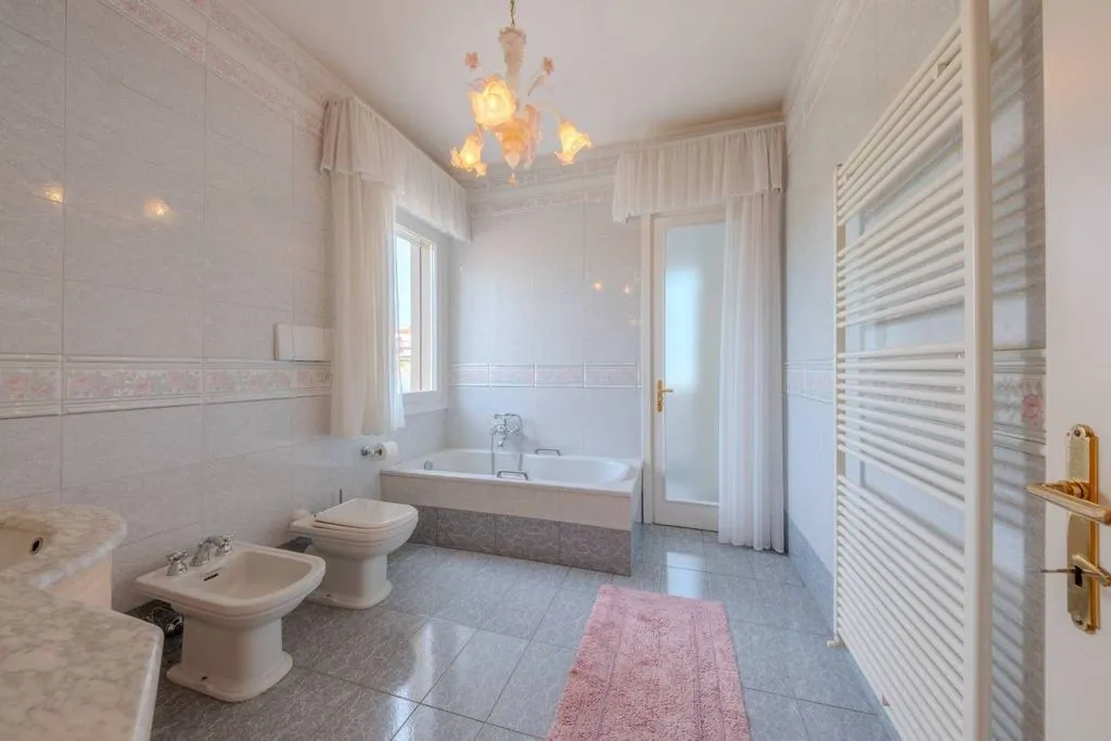 Vannitoad - Luxury Penthouse with 4-Directional Views in Conegliano