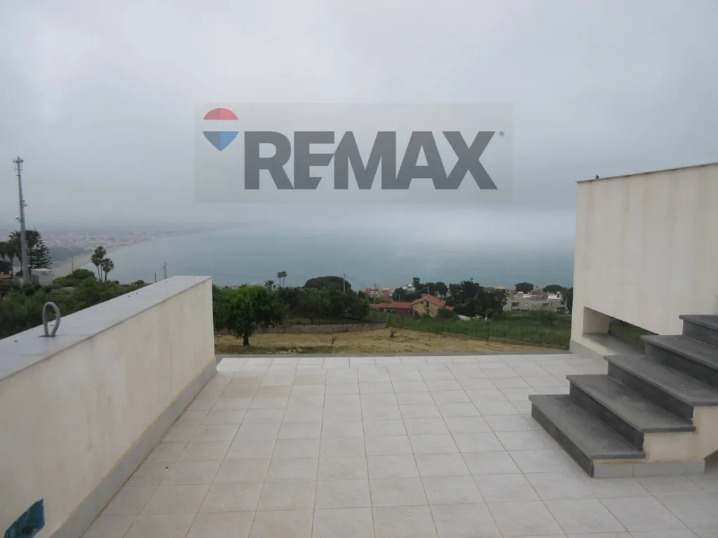 Terrass - Newly Built Villa with Sea View in Augusta