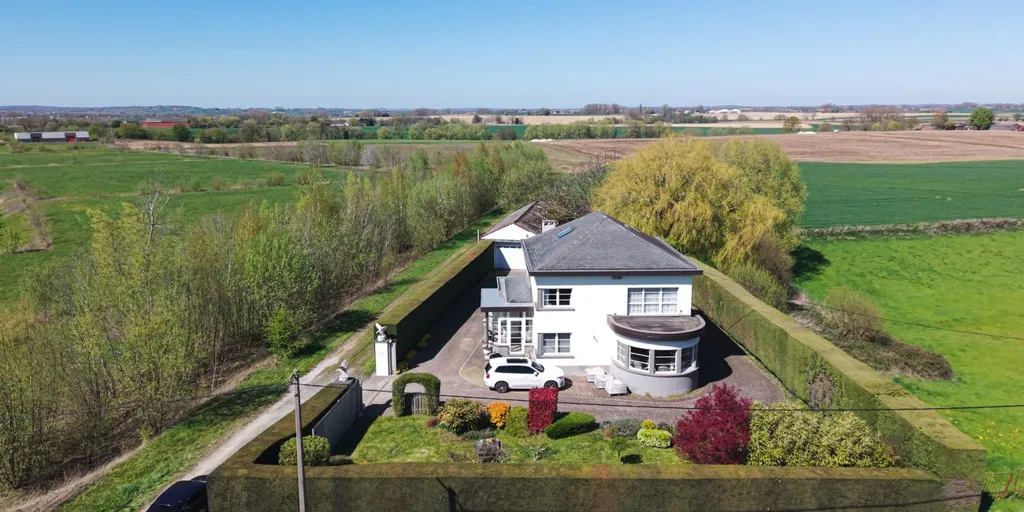 Õhuvaade - Villa with Terrace in Braine-le-Comte